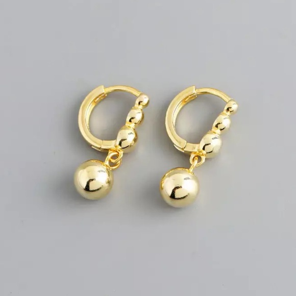 NEW 925 STERLING SILVER GOLD HOOP EARRINGS, NICE EARRINGS, CUTE EARRINGS - Picture 3 of 6
